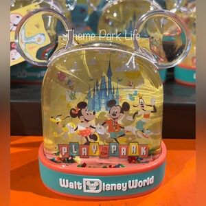 Walt Disney World Play in the Parks Plastic Mickey Minnie Goofy Snowglobe NEW